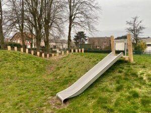 Robinia taludglijbaan H150