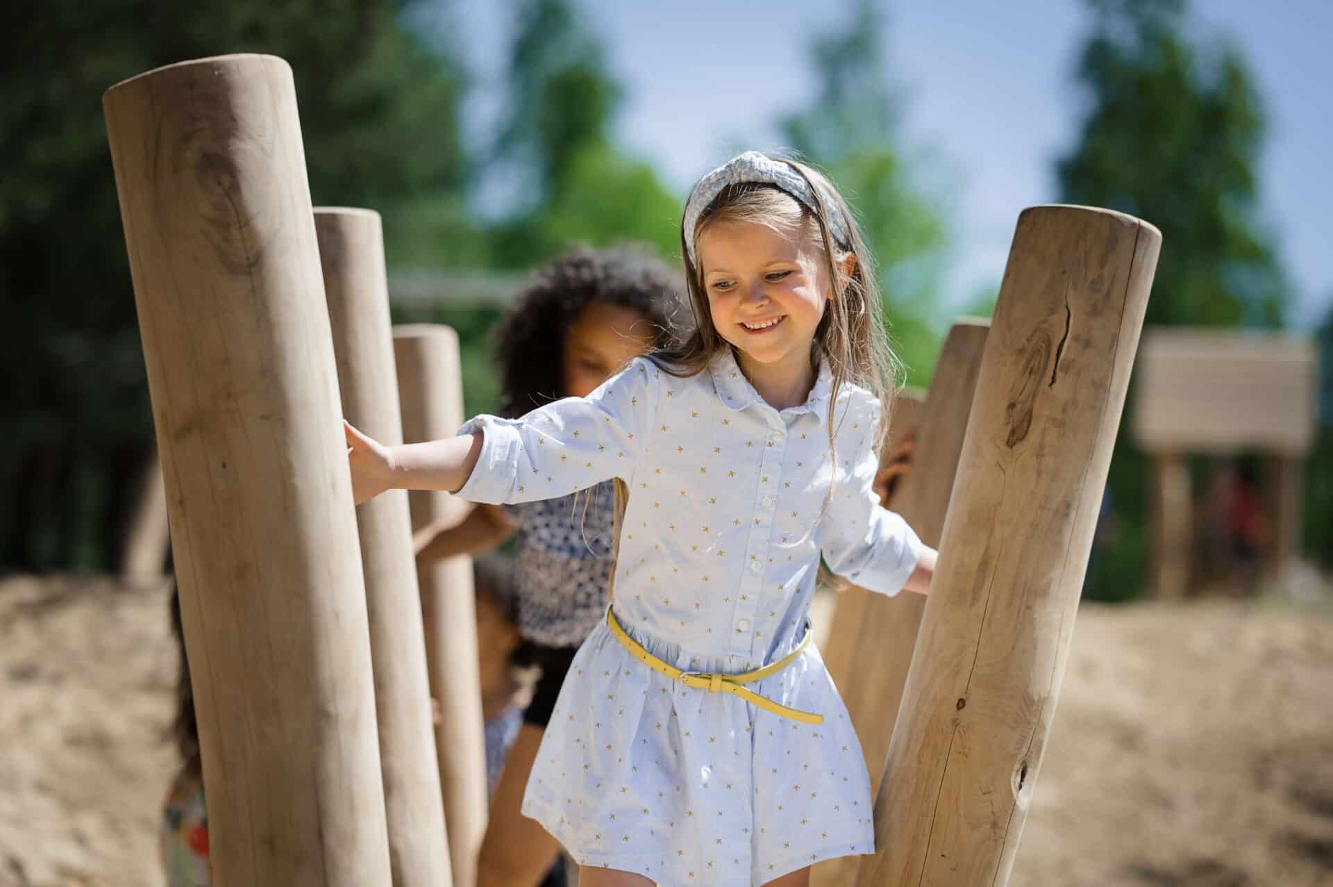 VPRB1260 met spelende kinderen