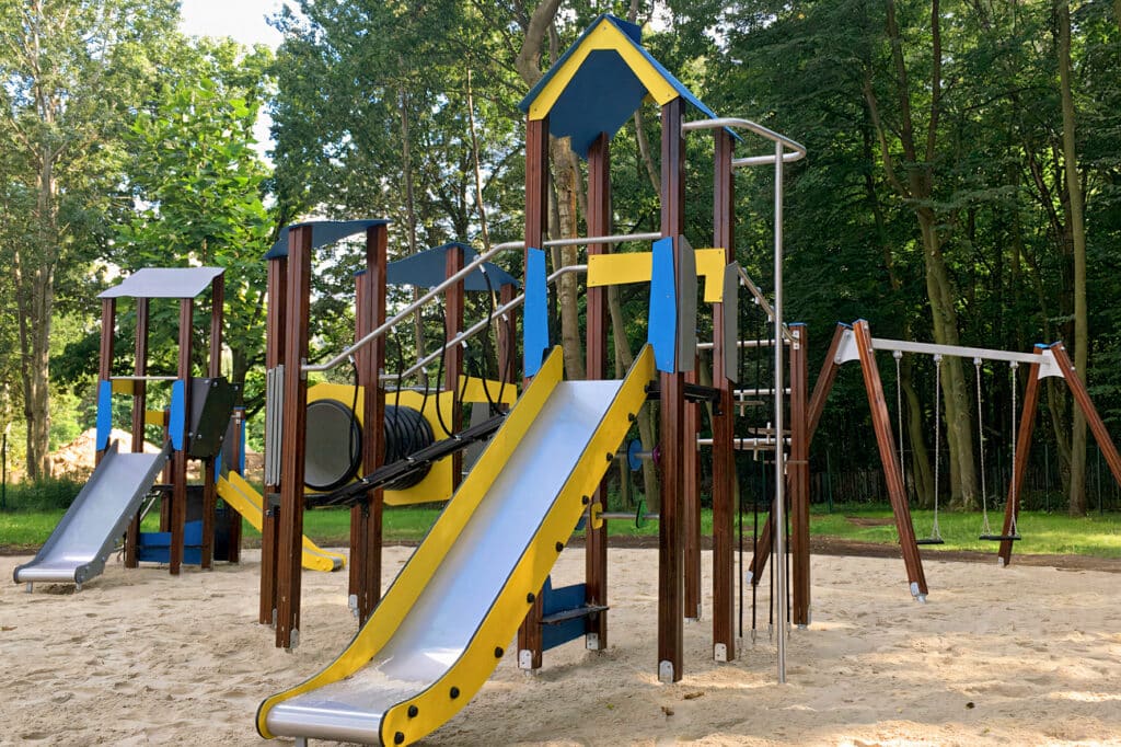 Wooden grenen houten speelcombinaties campingpark